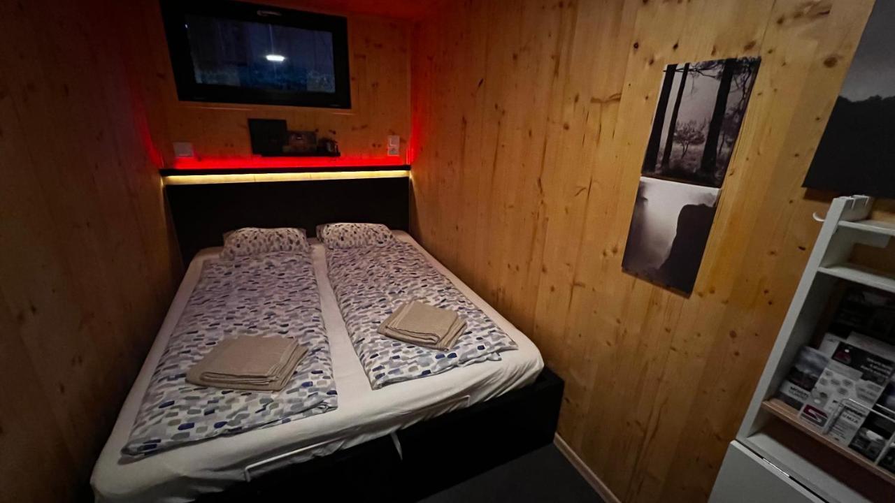 Апартаменти Tiny House Baraczek Brno-Jundrov, Ulice Veslarska Екстер'єр фото